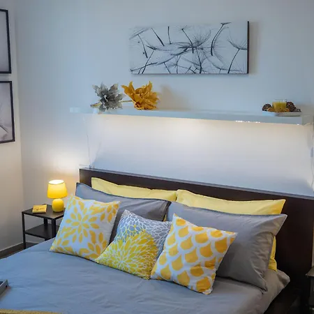 Xenia - Modern, Quiet And Cozy Apartment